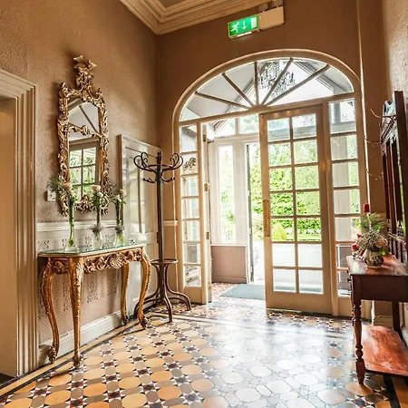 Summerhill House 4*